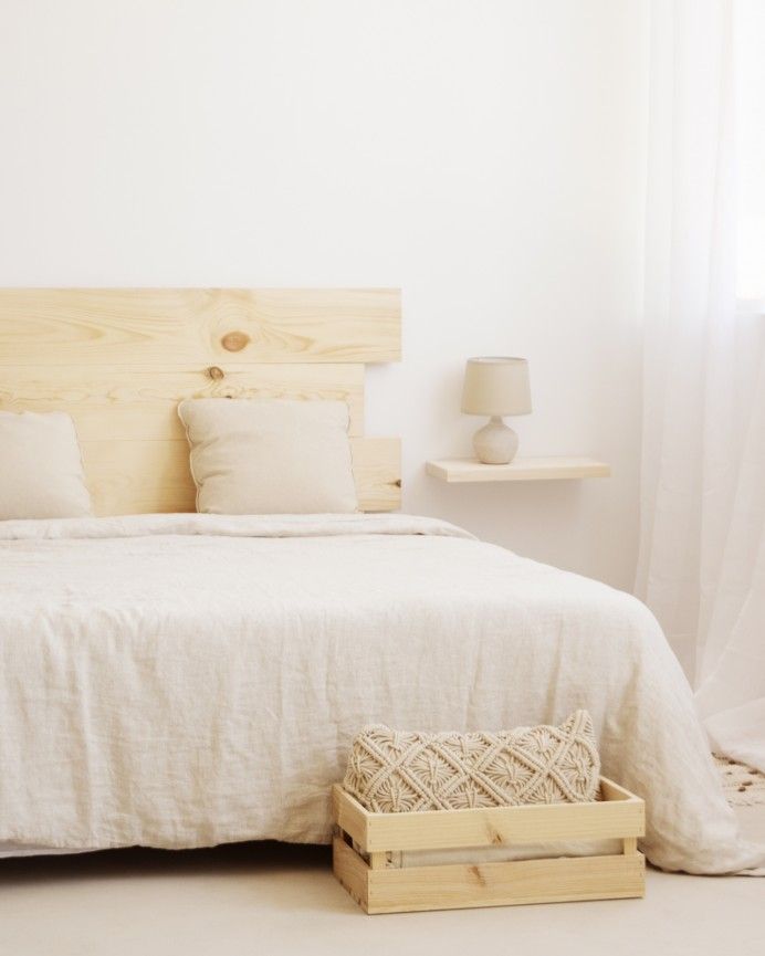 Tak - Mesita de noche de madera maciza flotante en tono natural de 45cm