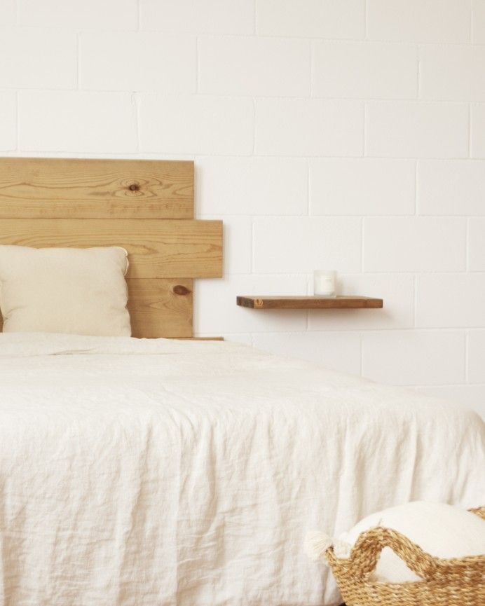 Tak - Mesita de noche de madera maciza flotante en tono roble oscuro de 45cm