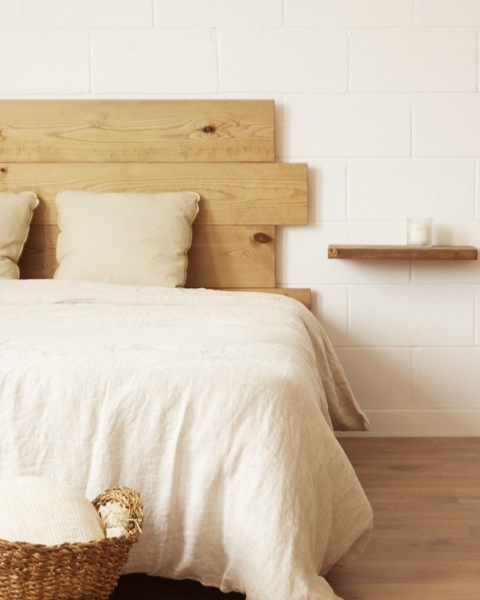 Tak - Mesita de noche de madera maciza flotante en tono roble oscuro de 45cm