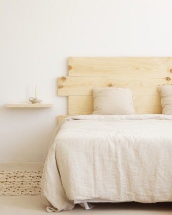 Tak - Mesita de noche de madera maciza flotante en tono natural de 45cm