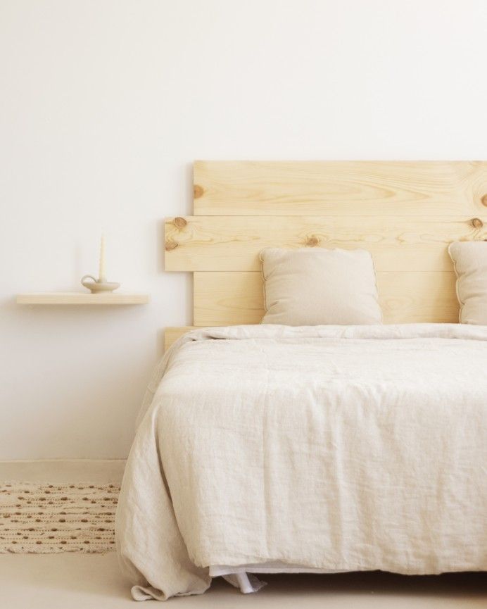 Tak - Mesita de noche de madera maciza flotante en tono natural de 45cm