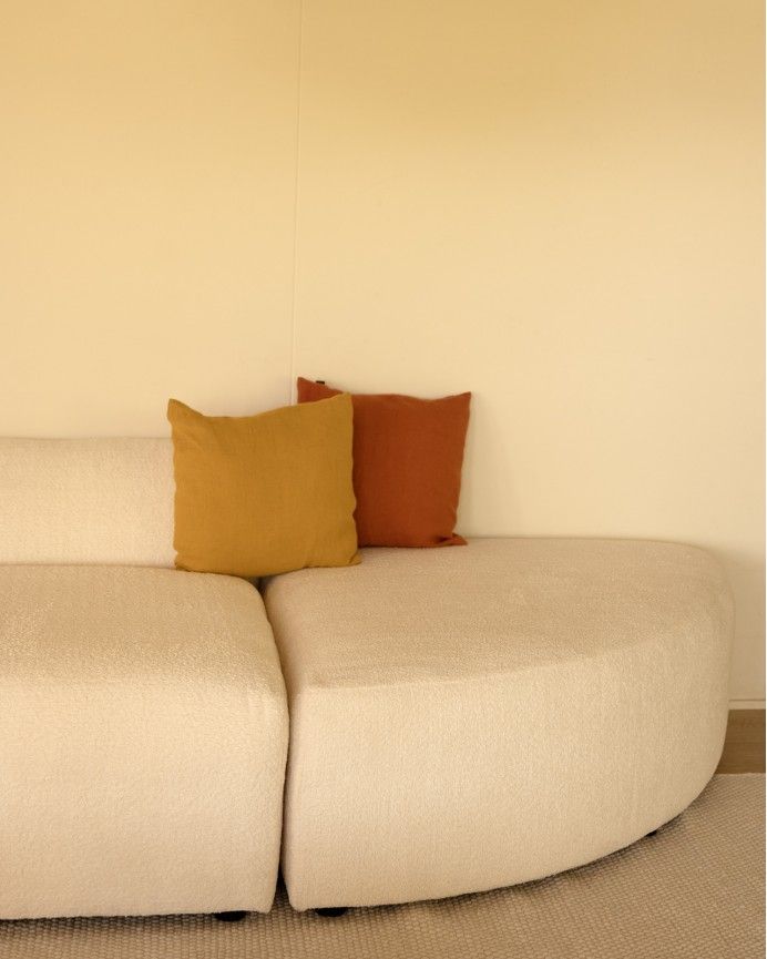 Bruce - Sofá de 4 módulos con curva de bouclé color blanco 410x110cm