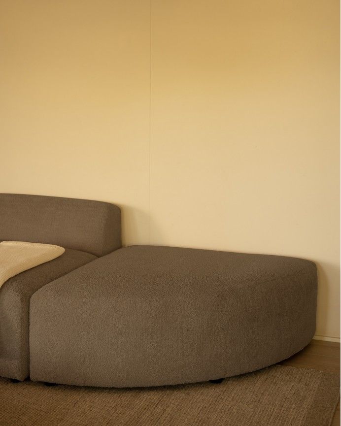 Bruce - Sofá de 4 módulos con curva de bouclé color marrón 410x110cm