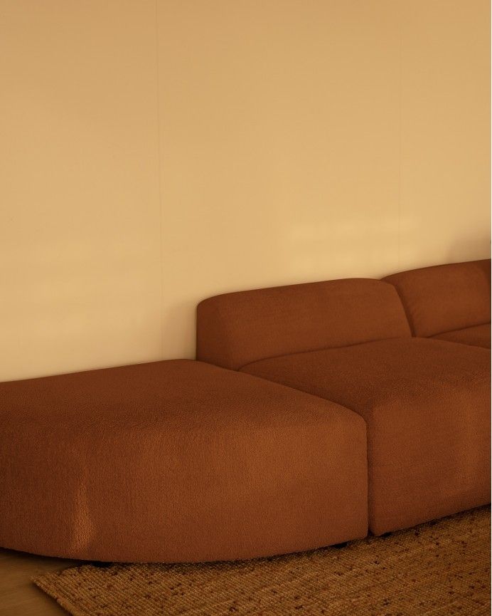Bruce - Sofá de 4 módulos con curva de bouclé color cobre 410x110cm