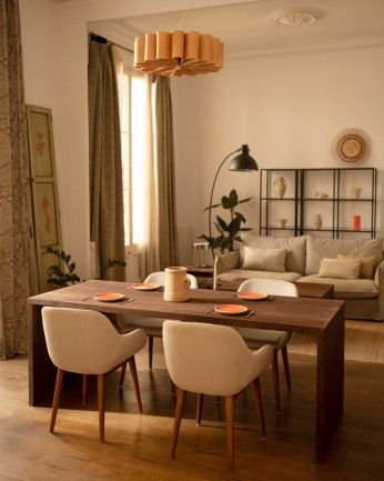 Denia - Mesa de comedor de madera maciza en tono nogal de varias medidas