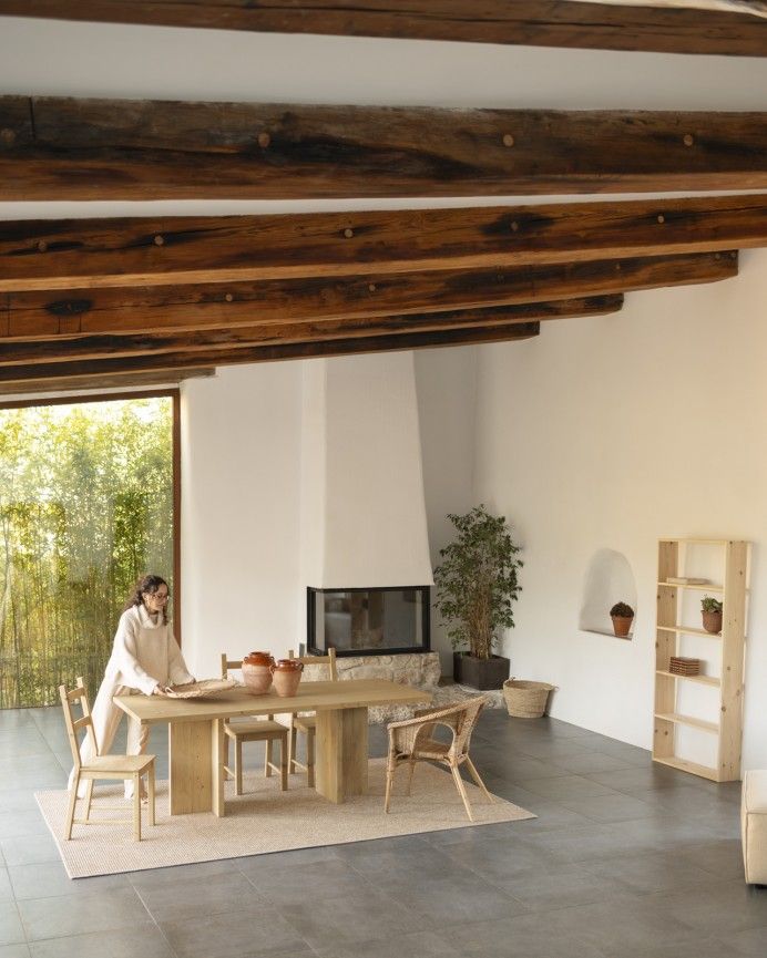Marine - Mesa de comedor barnizada de madera maciza en tono roble medio de varias medidas