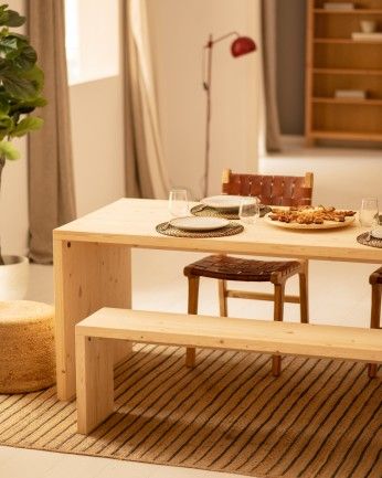 Denia - Mesa de comedor de madera maciza en tono natural de varias medidas