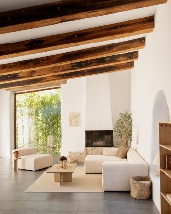 Marine - Mesa de centro de madera maciza en tono roble medio de 120x70cm