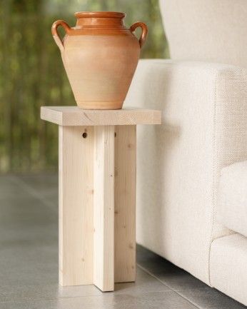 Marine - Mesa auxiliar de madera maciza en tono natural de 25x25cm