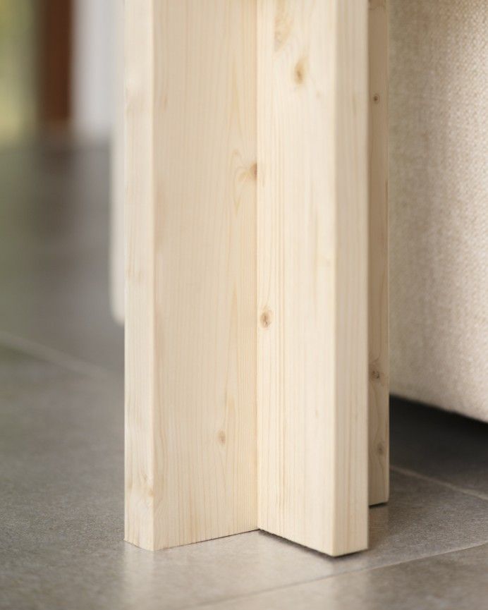 Marine - Mesa auxiliar de madera maciza en tono natural de 25x25cm
