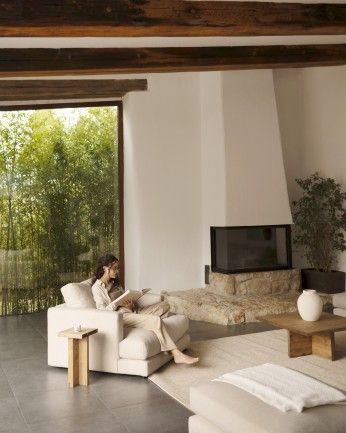 Marine - Mesa de centro cuadrada de madera maciza en tono roble oscuro de 80x80cm