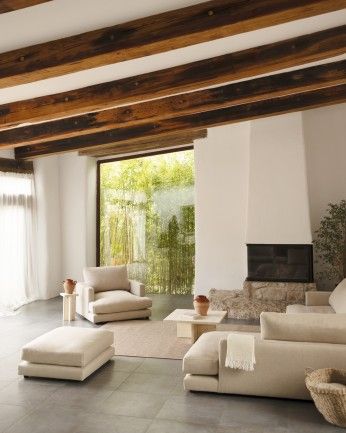 Marine - Mesa de centro cuadrada de madera maciza en tono natural de 80x80cm