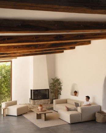 Marine - Mesa de centro de madera maciza en tono roble oscuro de 120x70cm