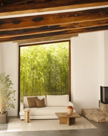Marine - Mesa auxiliar de madera maciza en tono roble oscuro de 25x25cm