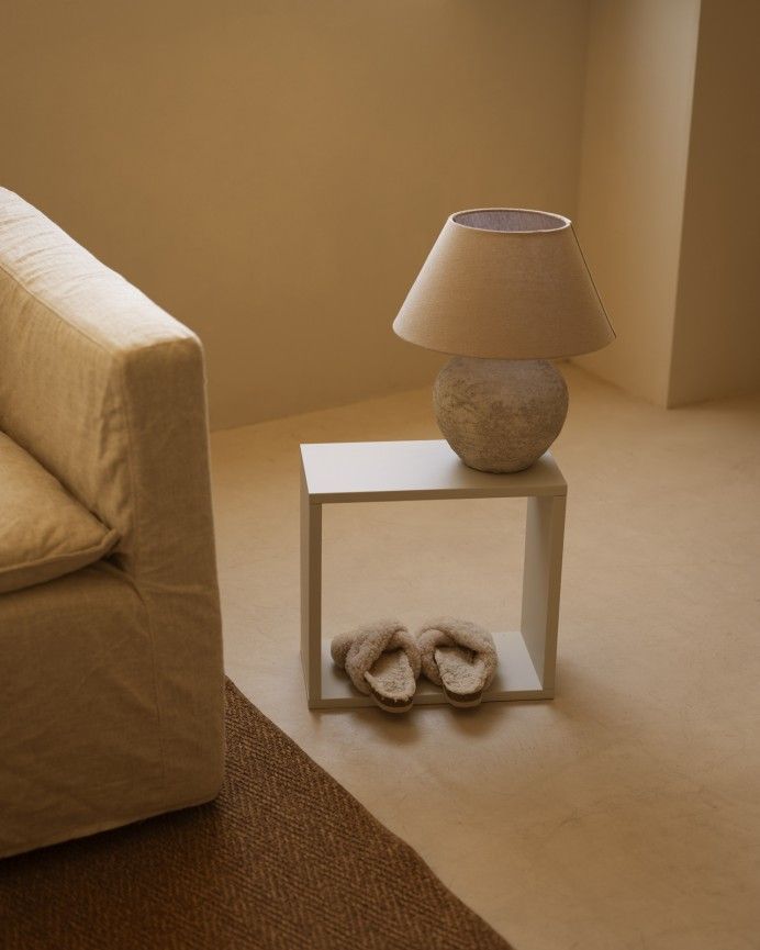 Leyre - Estanteria de madera lacada en tono beige