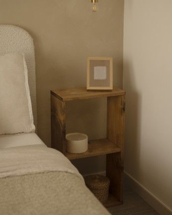 Leyre - Estanteria de madera maciza en tono roble oscuro con 1 estante