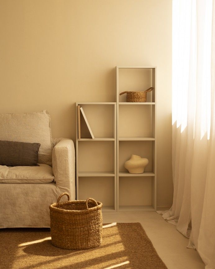 Leyre - Estanteria de madera lacada en tono beige con 2 estantes