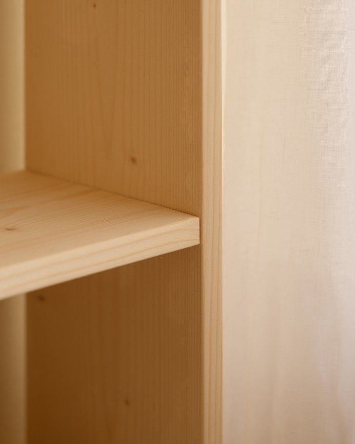 Leyre - Estanteria de madera maciza en tono natural con 3 estantes