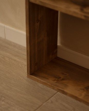 Leyre - Estanteria de madera maciza en tono roble oscuro con 3 estantes
