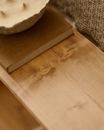 Leyre - Estanteria de madera maciza en tono roble medio con 3 estantes