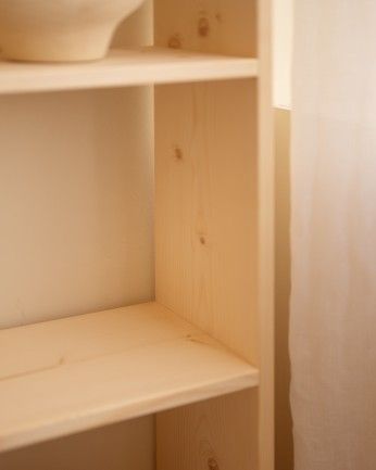 Leyre - Estanteria de madera maciza en tono natural con 4 estantes