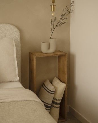 Leyre - Mueble auxiliar de madera maciza en tono roble oscuro
