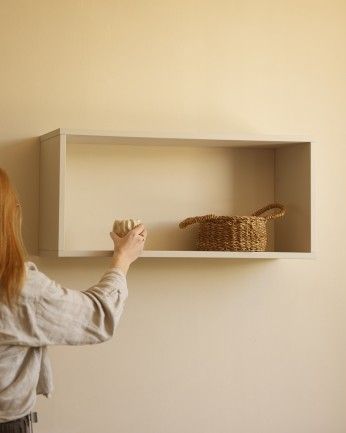 Leyre - Mueble auxiliar de madera lacada en tono beige