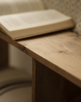 Leyre - Mueble auxiliar de madera maciza en tono roble oscuro con 1 separador