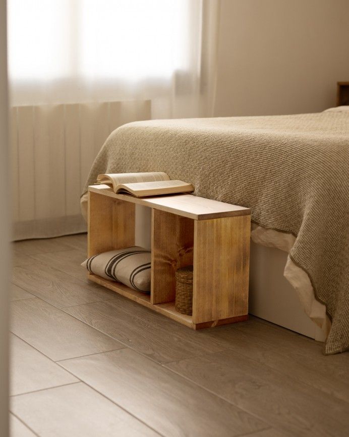 Leyre - Mueble auxiliar de madera maciza en tono roble medio con 1 separador