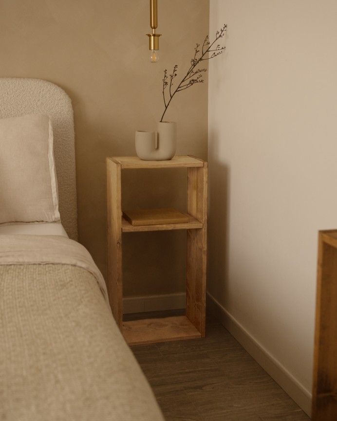 Leyre - Mueble auxiliar de madera maciza en tono roble medio con 1 separador