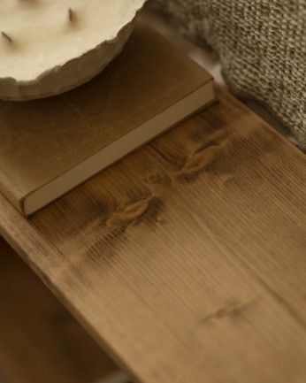 Leyre - Mueble auxiliar de madera maciza en tono roble oscuro con 1 estante y 2 separadores