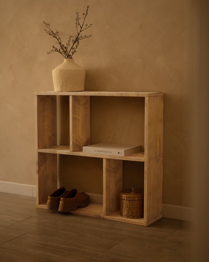 Leyre - Mueble auxiliar de madera maciza en tono roble media con 1 estante y 2 separadores
