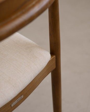 Kira - Silla de madera olmo tono roble oscuro y asiento tapizado color beige de 78x58cm, PREVENTA DISPONIBLE A FINALES DE JULIO