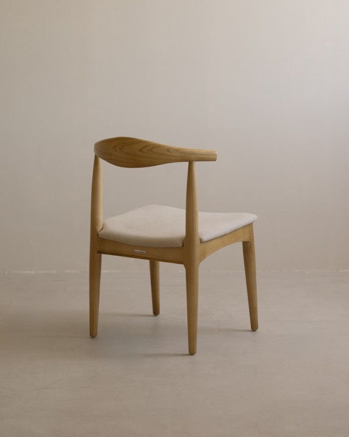 Nekane - Silla de madera olmo tono natural y asiento tapizado color beige de 79x49cm, PREVENTA DISPONIBLE A FINALES DE JULIO