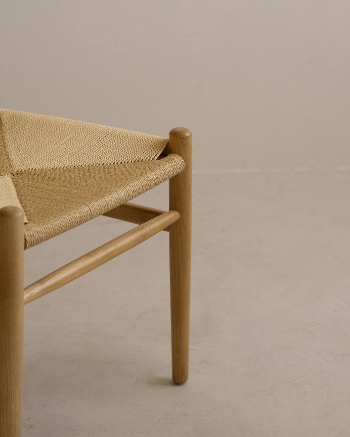 Eider - Silla de madera olmo y asiento trenzado de cuerda en tono natural de 78x51cm EN PREVENTA DISPONIBLE A FINALES DE JULIO