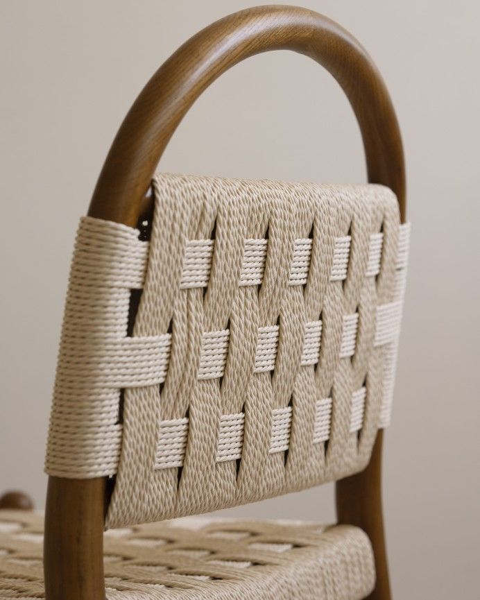 Mar-Silla de madera olmo tono roble oscuro asiento trenzado de cuerda color blanco de 87x47cm PREVENTA DISPONIBLE FINALES JULIO
