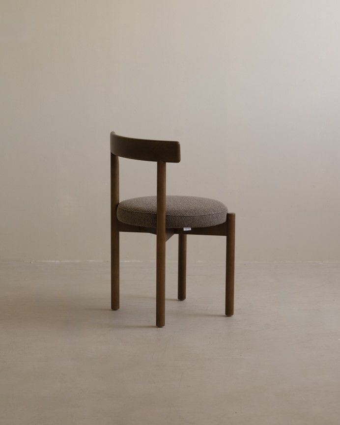 Elaia - Silla de madera de haya con asiento tapizado color marrón de 75x38cm PRODUCTO EN PREVENTA DISPONIBLE A FINALES DE JULIO