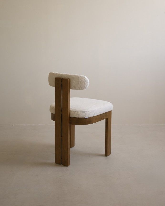 Enara - Silla de madera de haya tapizada en color blanco de 77x42cm, PRODUCTO EN PREVENTA DISPONIBLE A FINALES DE JULIO