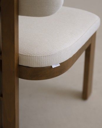 Enara - Silla de madera de haya tapizada en color blanco de 77x42cm, PRODUCTO EN PREVENTA DISPONIBLE A FINALES DE JULIO