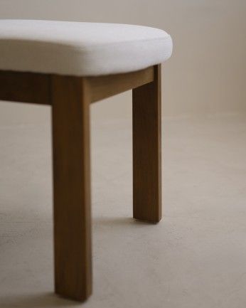Enara - Silla de madera de haya tapizada en color blanco de 77x42cm, PRODUCTO EN PREVENTA DISPONIBLE A FINALES DE JULIO