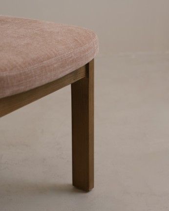 Enara - Silla de madera de haya tapizada en color rosa de 77x42cm, PRODUCTO EN PREVENTA DISPONIBLE A FINALES DE JULIO