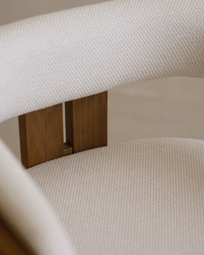 Ainhoa - Silla de madera de haya tapizada en color blanco de 77x42cm, PRODUCTO EN PREVENTA DISPONIBLE A FINALES DE JULIO