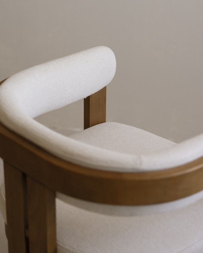 Ainhoa - Silla de madera de haya tapizada en color blanco de 77x42cm, PRODUCTO EN PREVENTA DISPONIBLE A FINALES DE JULIO