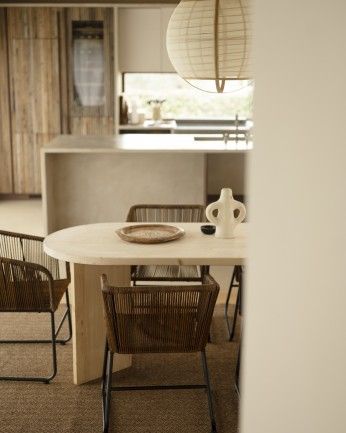 Koji - Mesa de comedor de madera maciza en tono natural de varias medidas