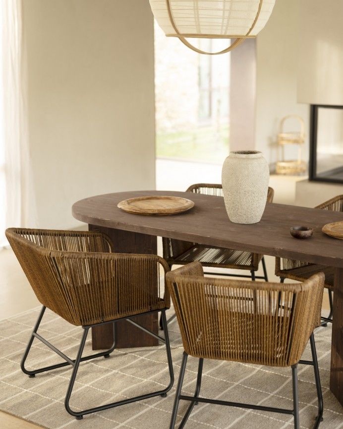 Koji - Mesa de comedor de madera maciza en tono nogal de varias medidas