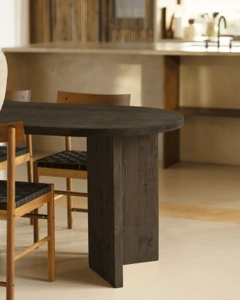 Koji - Mesa de comedor barnizada de madera maciza en tono negro de varias medidas