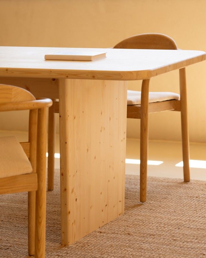 Haruto - Mesa de comedor de madera maciza tono natural de varias medidas