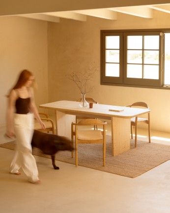 Haruto - Mesa de comedor barnizada de madera maciza tono natural de varias medidas