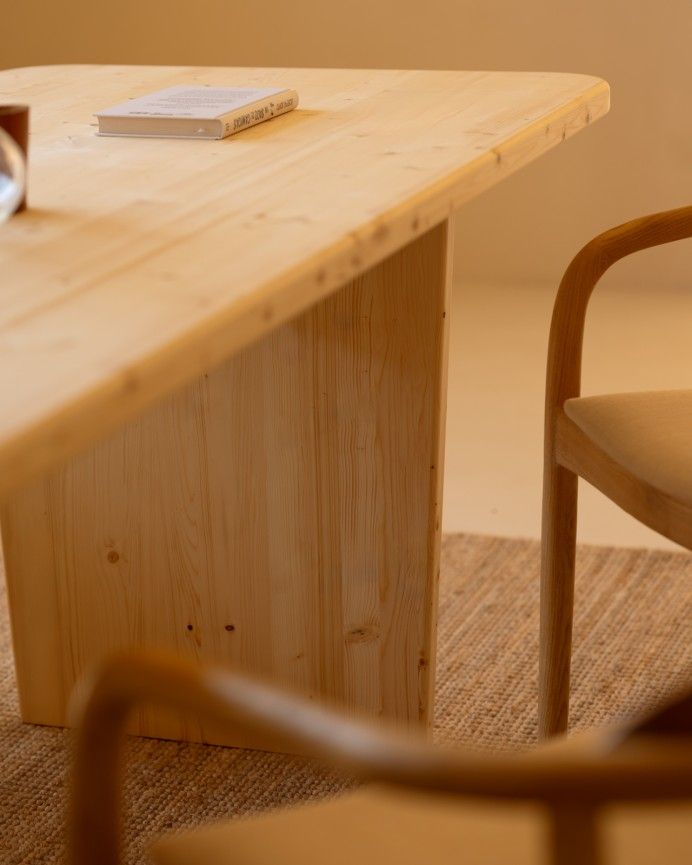 Haruto - Mesa de comedor de madera maciza tono natural de varias medidas
