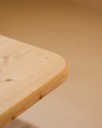 Haruto - Mesa de comedor barnizada de madera maciza tono natural de varias medidas